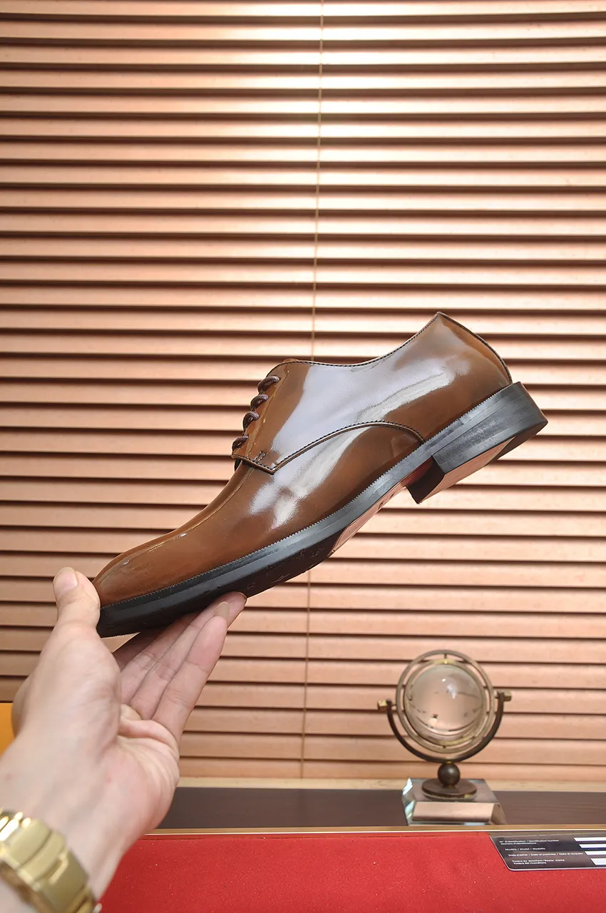 Men's men's shoes 💰500💶 [LV] (original single cowhide lining) 🍀LV's latest genuine leather business suit shoes are launched simultaneously on the official website. The first-layer cowhide imported from Italy is made of heavy gold, 💥official website 1:1 rubber outsole. Versatile to wear, high-end without losing class, and the color combination is extraordinary. This four-season style is alluring when worn on your feet, showing off your big-name flair. Standard code 38-45 (45 customized)